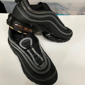 Nike Men's Black and Gray Air Max 97 Sneakers
